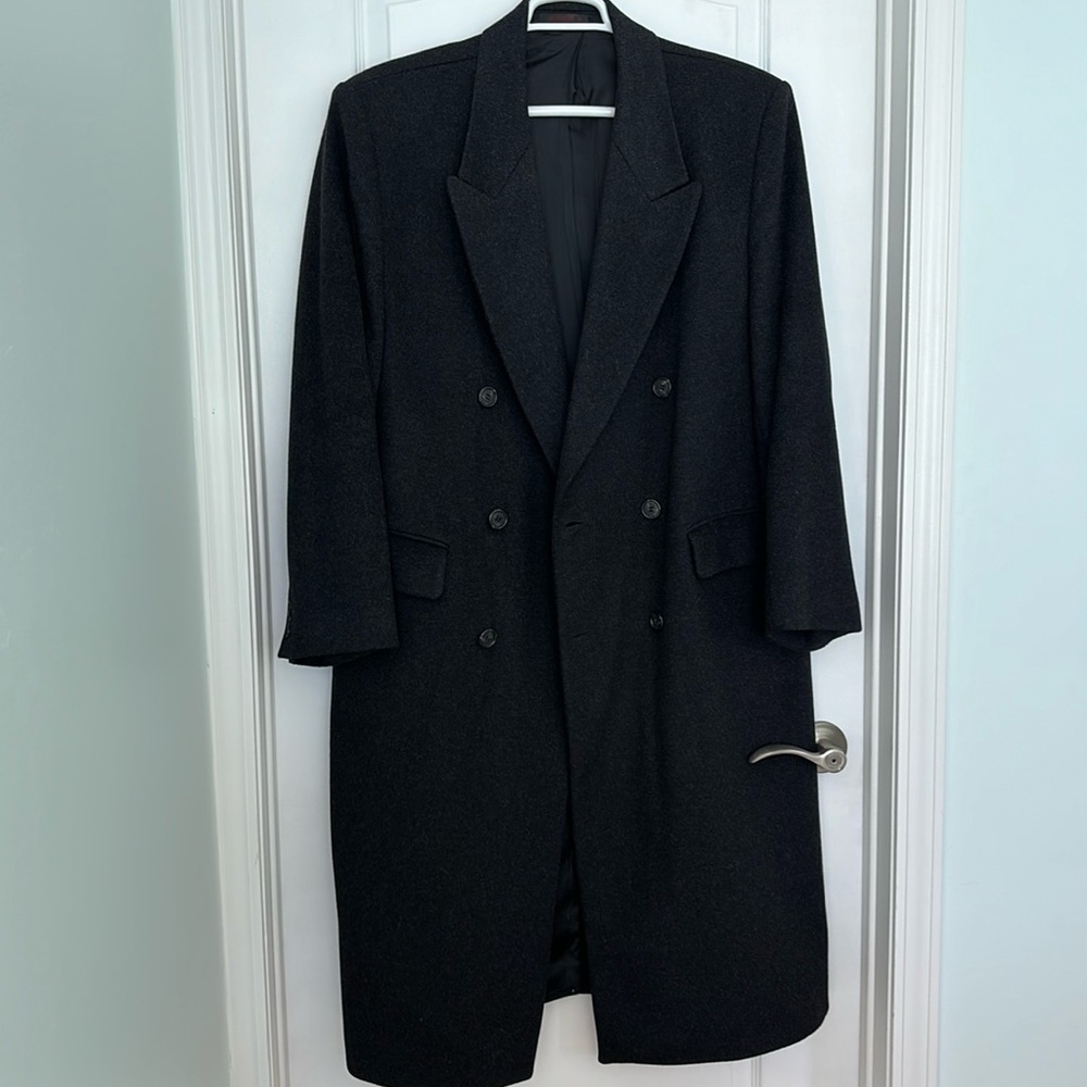Men’s dark gray wool coat, in great condition, size 42